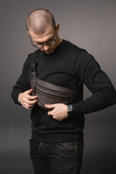 Чоловіча бананка з натуральної шкіри коричнева SKILL SL033