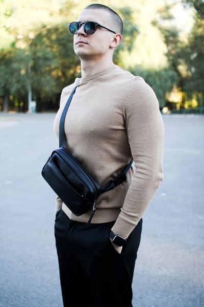 Чоловіча сумка слінг з натуральної шкіри чорна SKILL SKL-009-3